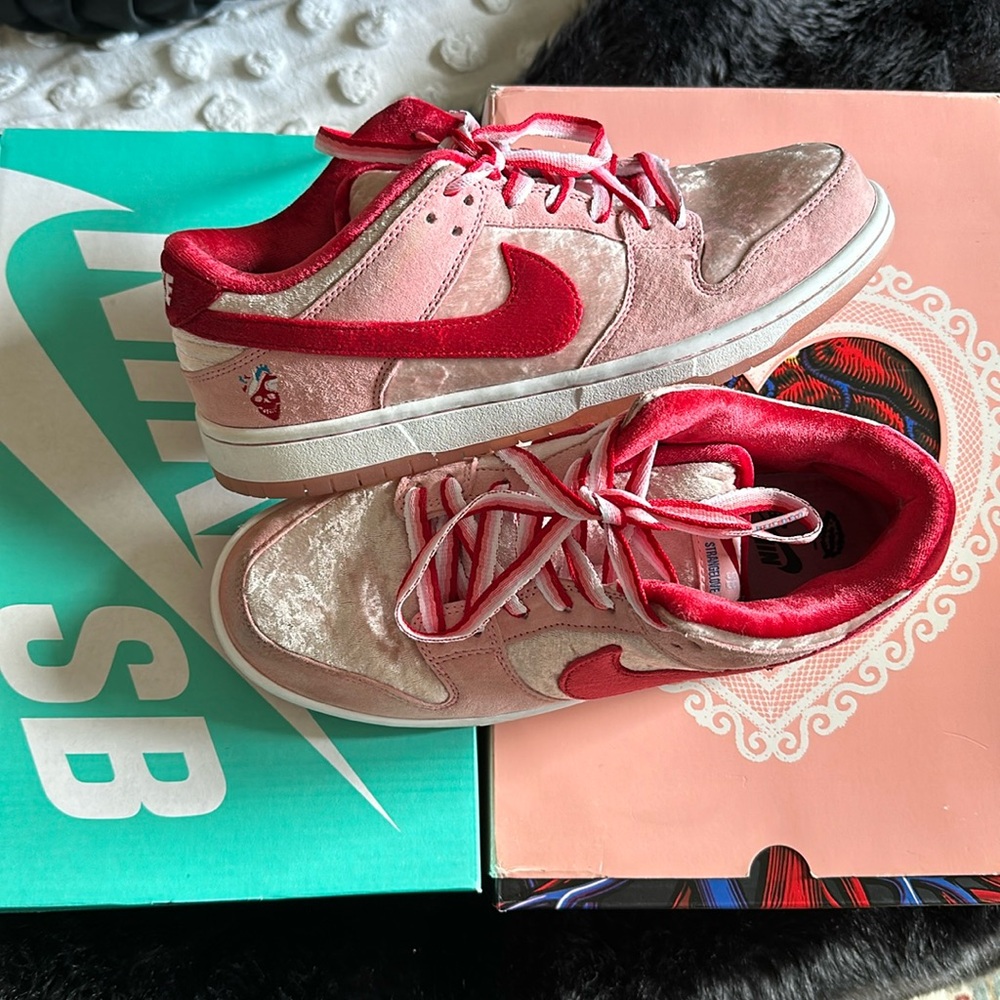 Nike SB StrangeLove Dunk Low - Size 9M/10.5W